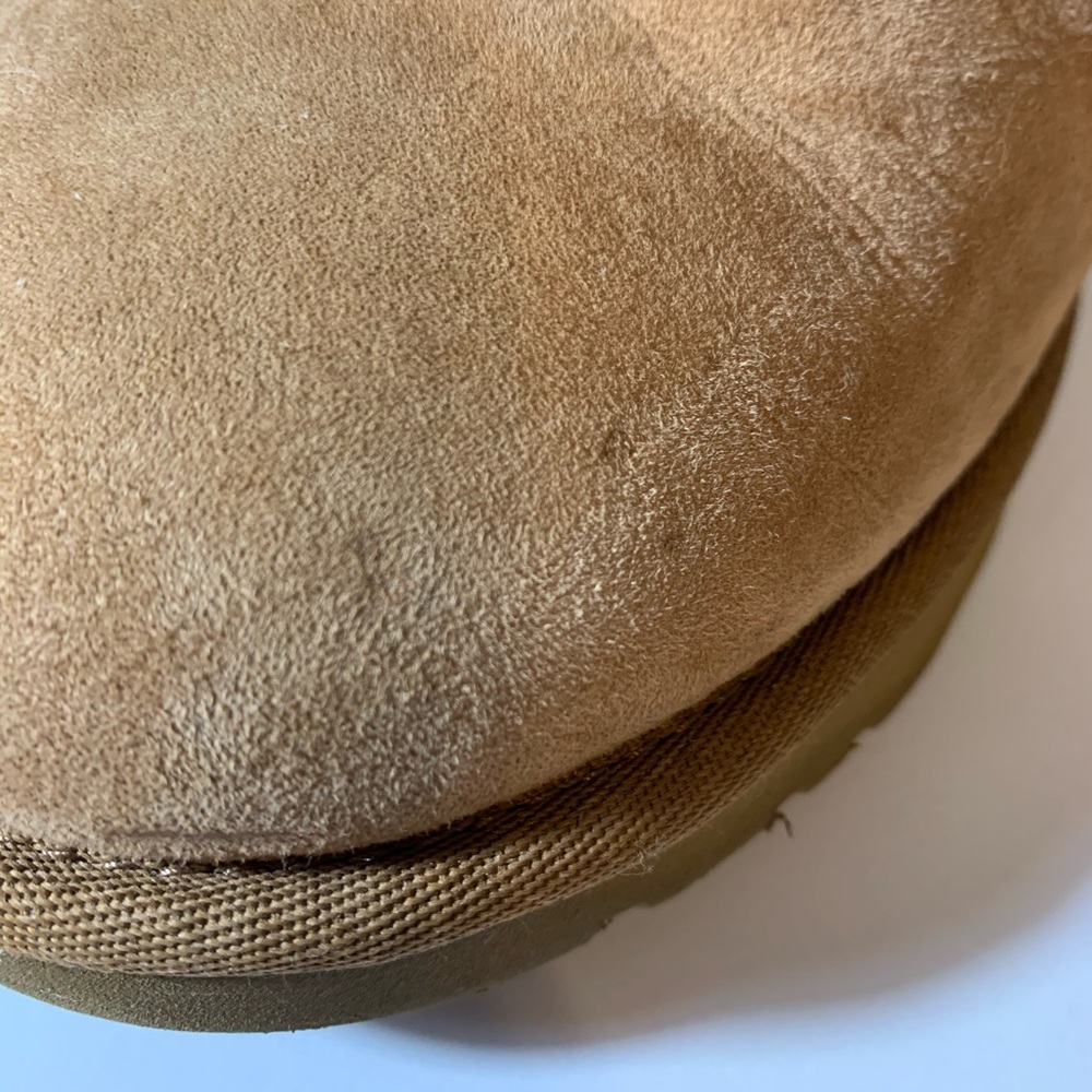 Chestnut Bailey Button Uggs - Picture 5 of 7
